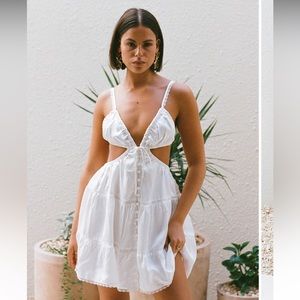 Backless Makalia Dress, NWT, size M, Sabo Skirt